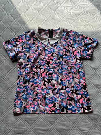 Haut fleuri - néon rose - taille 12 ans - très bon état