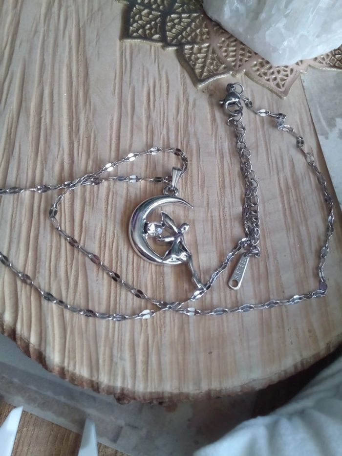 Collier argenté avec fée - photo numéro 2