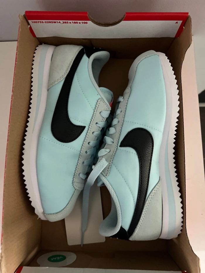 Basket Nike taille 35.5 unisex - photo numéro 11