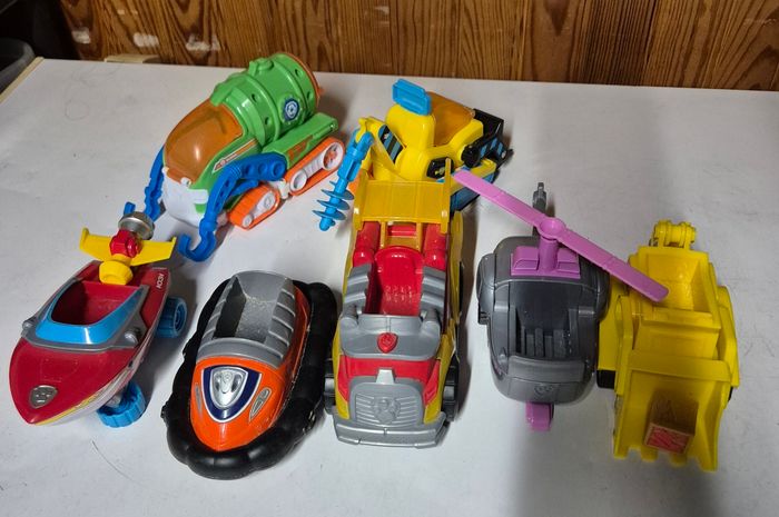 Lot 7 véhicules pat patrouille ruben Stella Marcus Zuma rocky