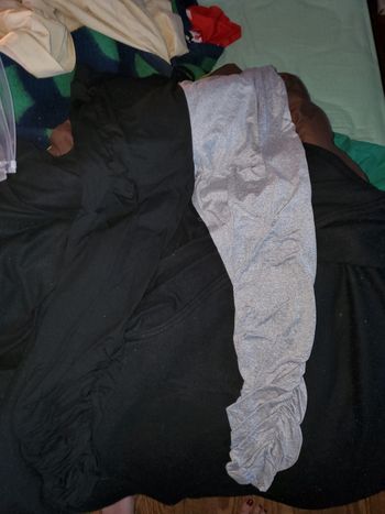 Pantalon à cordon déchirée
