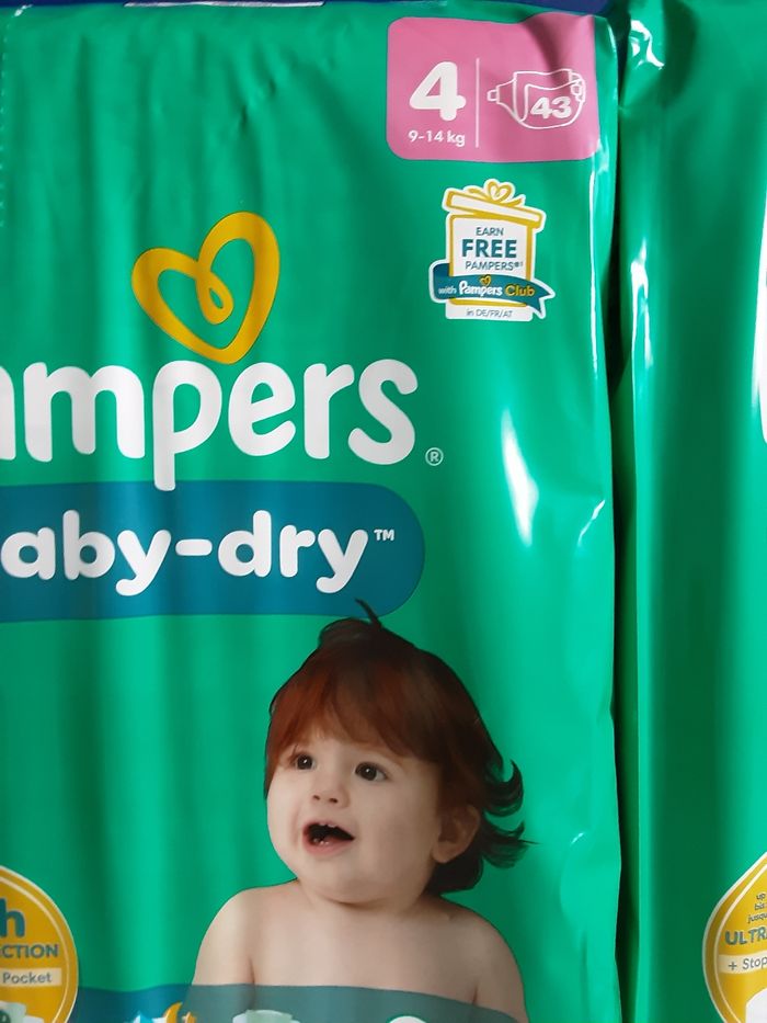 2 paquets de couches pampers T 4 (9-14 kg) - photo numéro 2