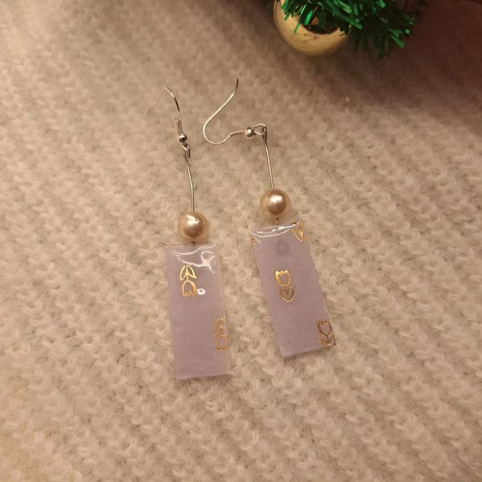 Boucles d'oreilles pendante rectangulaire légère blanche doré - photo numéro 2