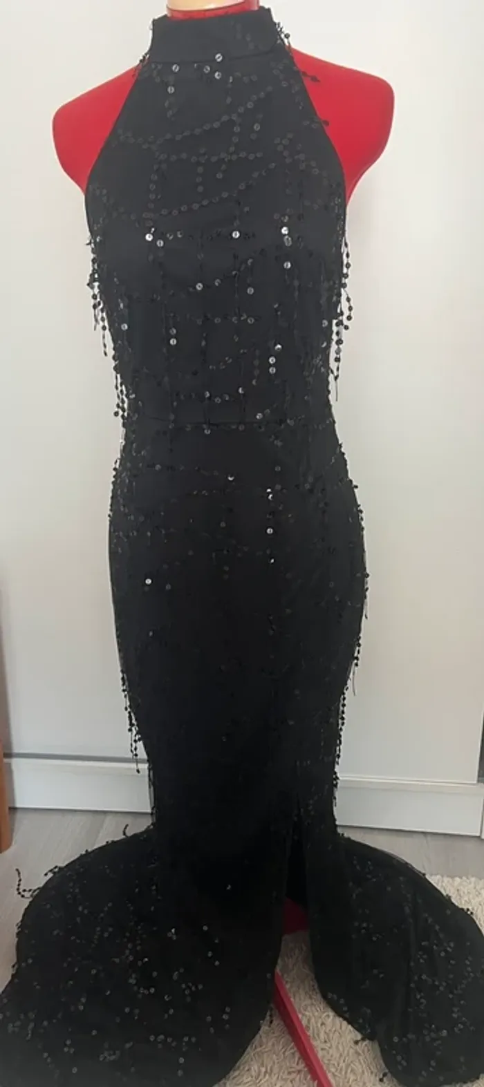 Robe sirene dos nu noir à sequins Pretty Little Thing - photo numéro 3