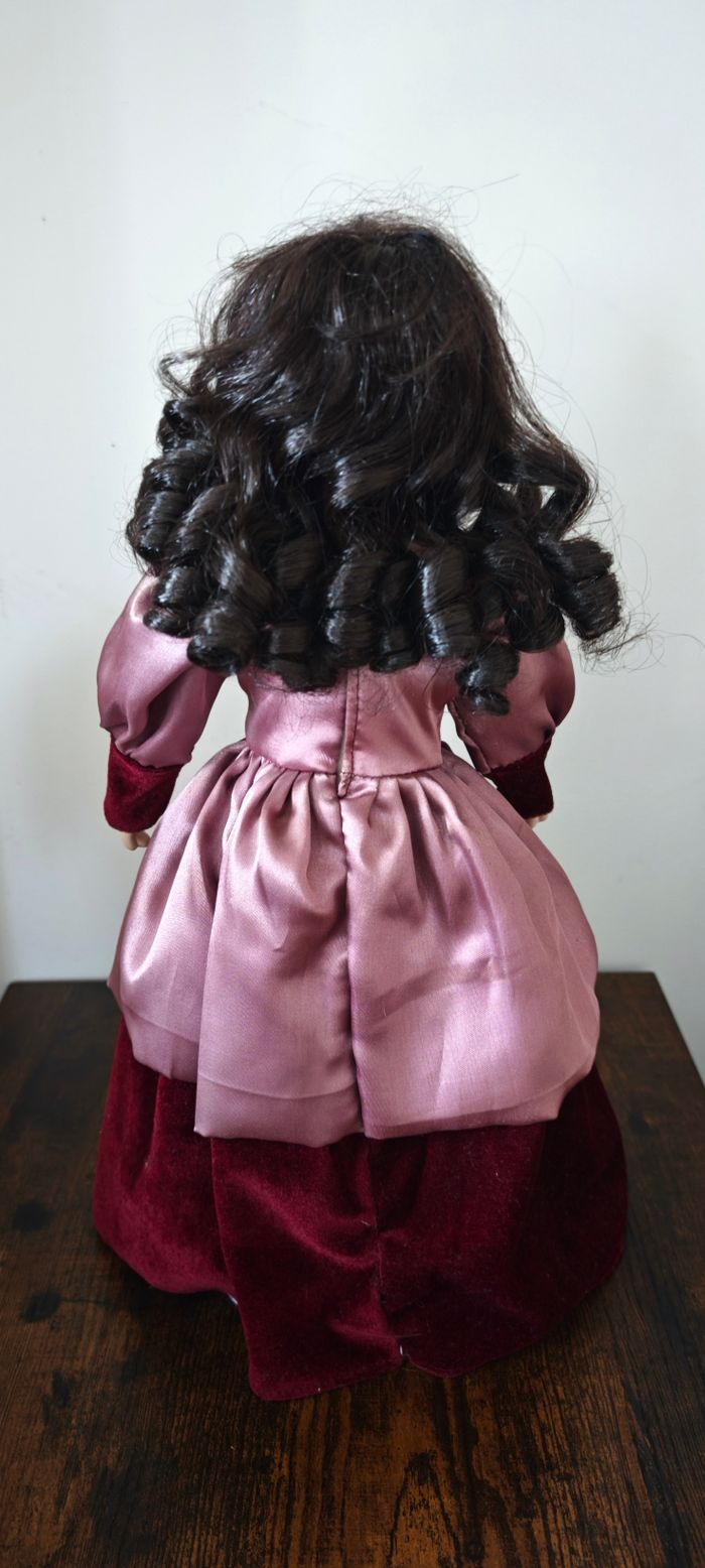 Poupée porcelaine - photo numéro 2