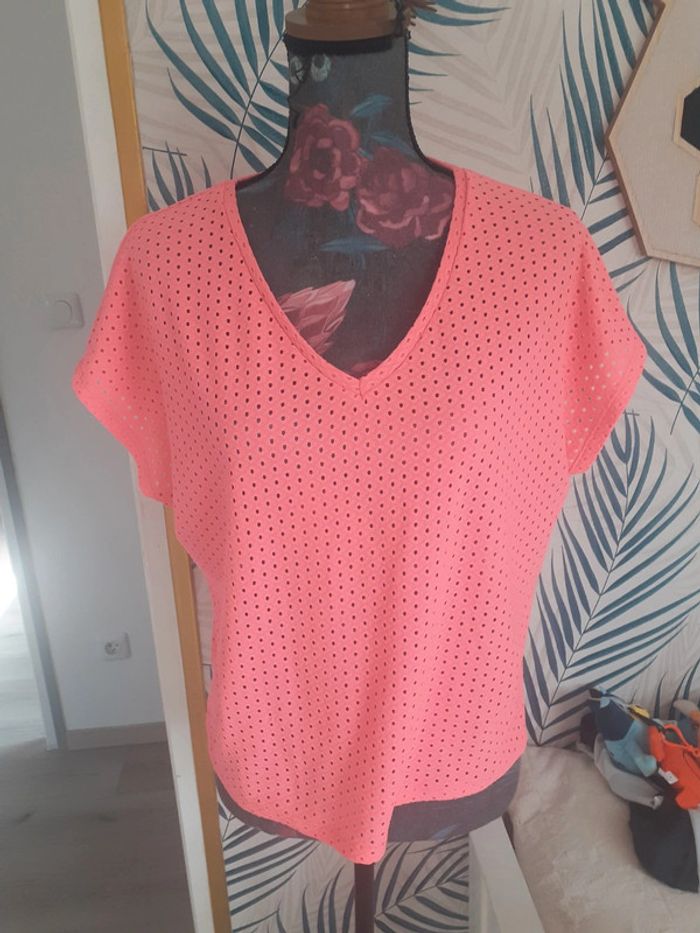 Top ajouré rose fluo S