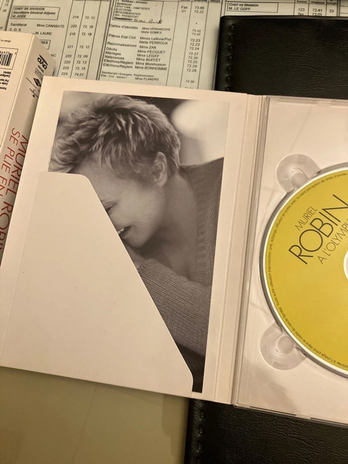 Coffret 4 DVD. Muriel Robin se plie en 4. - photo numéro 3