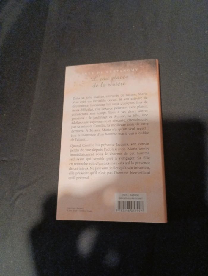 Livre de Inès de kertanguy l eau glacee de la riviere - photo numéro 2