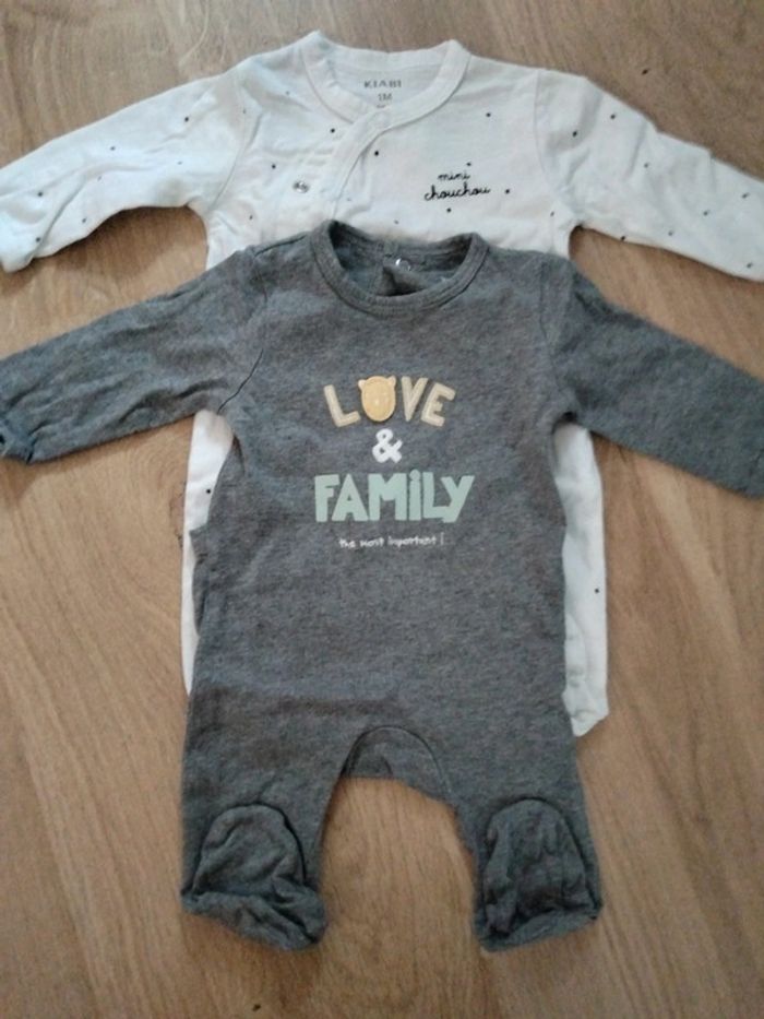 Lot 2 pyjamas fin Kiabi taille 1 mois