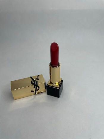Rouge à lèvres yves saint Laurent 