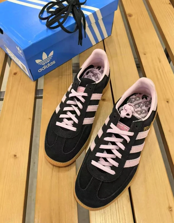 SpAéciale Adidas Handball
