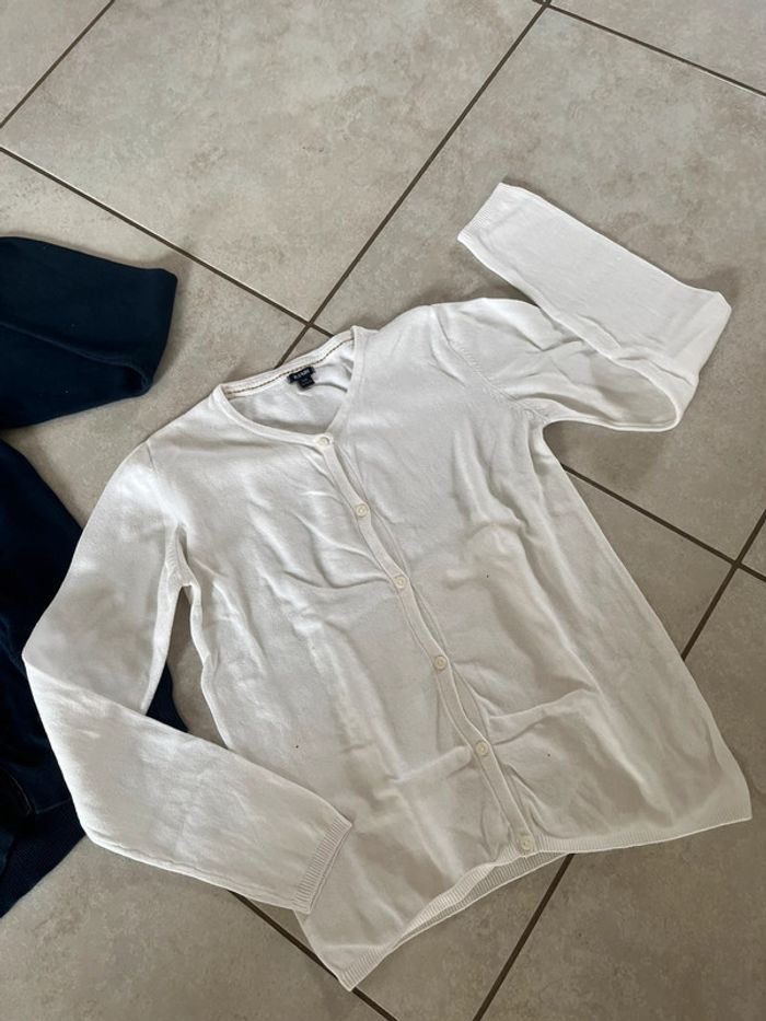 Lot de 2 gilets 12 ans Kiabi cyrillus - photo numéro 2