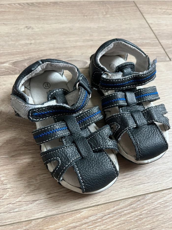 Sandales ouvertes T 21