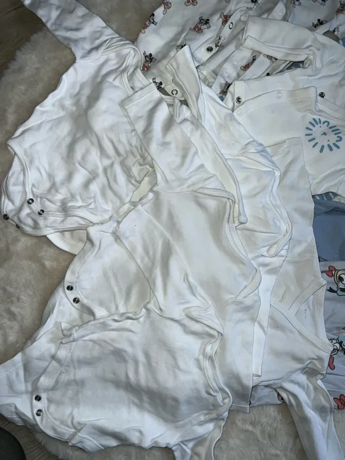Lot 10 pyjama et body 3 mois - photo numéro 2