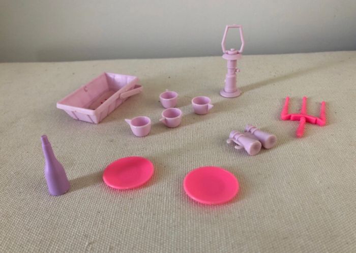 Lot de 11 accessoires pour barbie rose violet