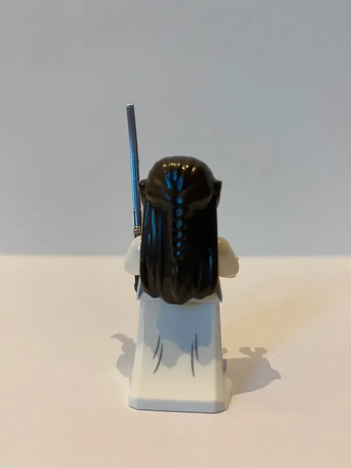 Figurine type Lego Arwen la princesse elfe. le seigneur des anneaux - photo numéro 3