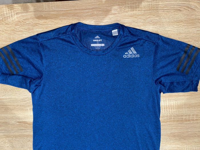 T shirt Adidas de spot bleu - photo numéro 3
