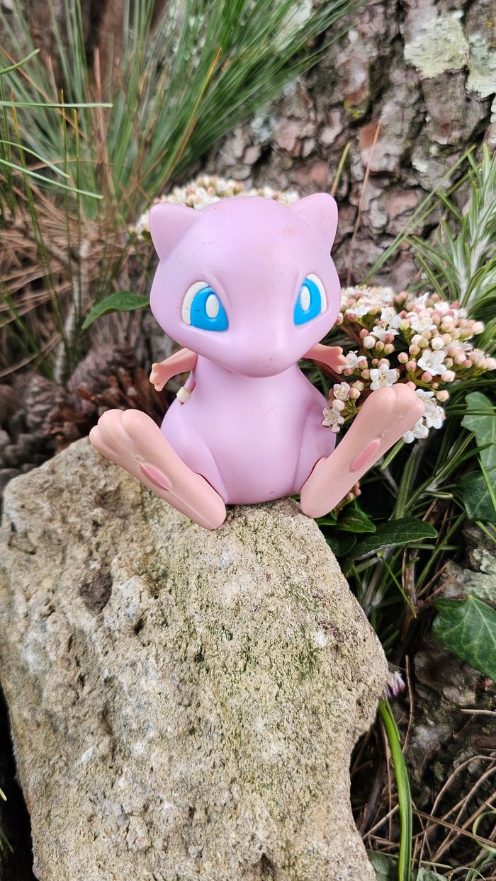 Super grande figurine Pokemon Nintendo mew interactif - photo numéro 1