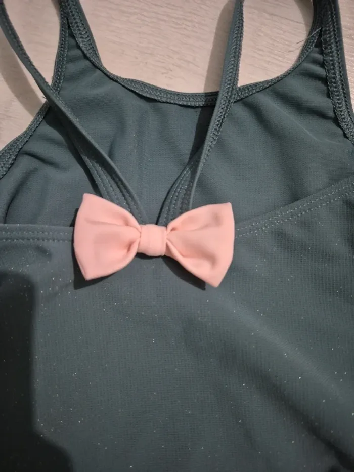Maillot de bain vert avec nœud rose - photo numéro 4