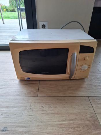 Micro-ondes Samsung en bon état