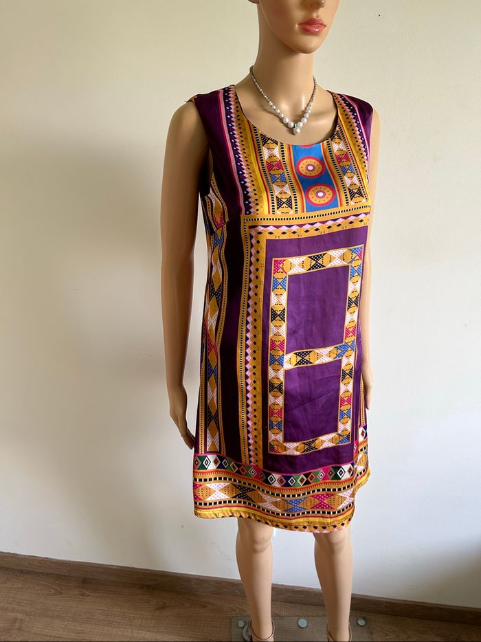 Robe imprimée satinée sans manches Sweet Miss taille S TBE - photo numéro 2