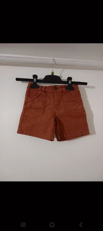 Short couleur camel taille 3ans