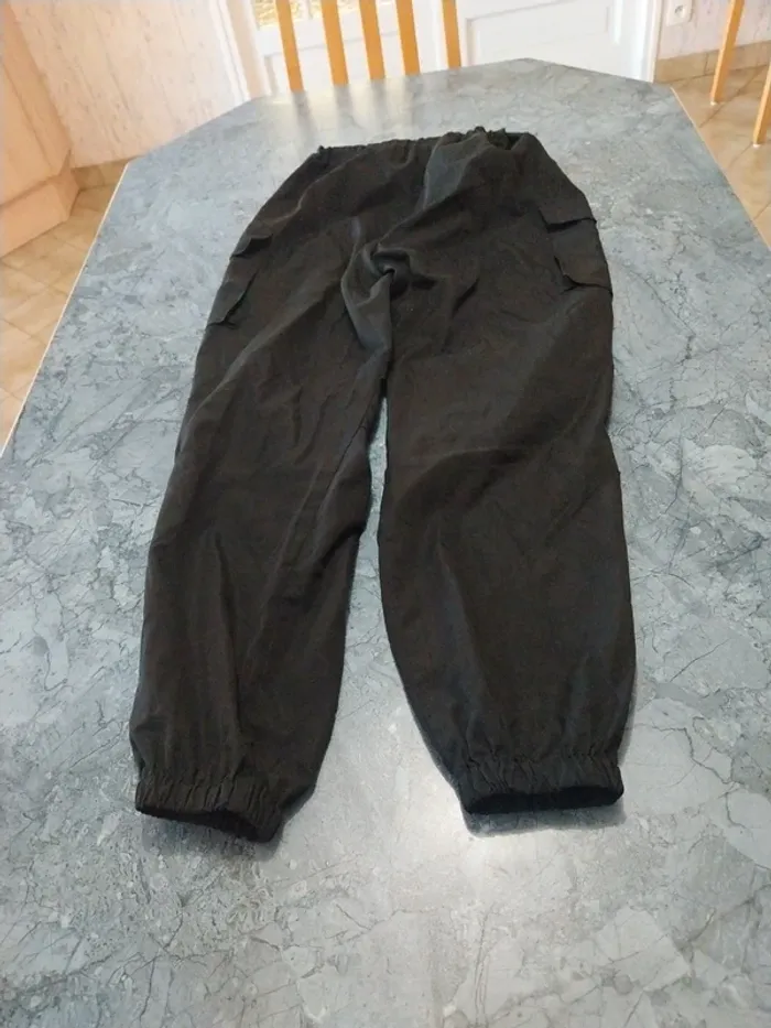 Jogging T.36 - photo numéro 4