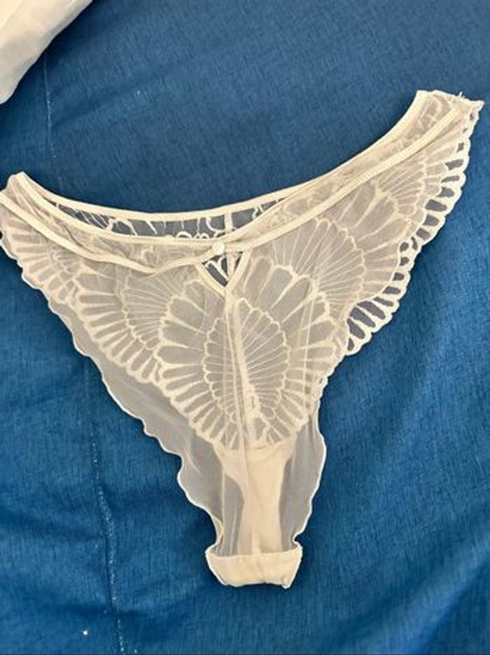 Culotte tanga dentelle blanche T42 - photo numéro 3