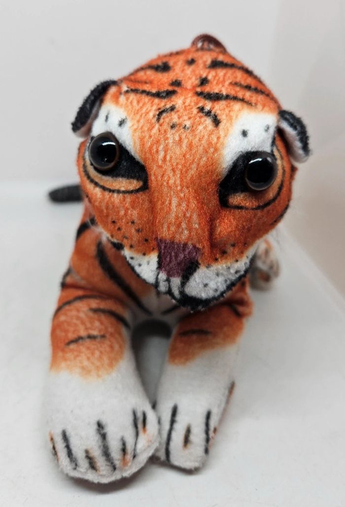 Tigre.
Longueur : 33cm. - photo numéro 2