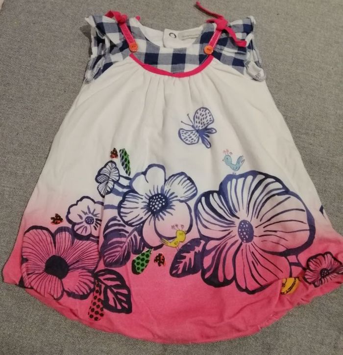 Très jolie robe boule Catimini 1 mois