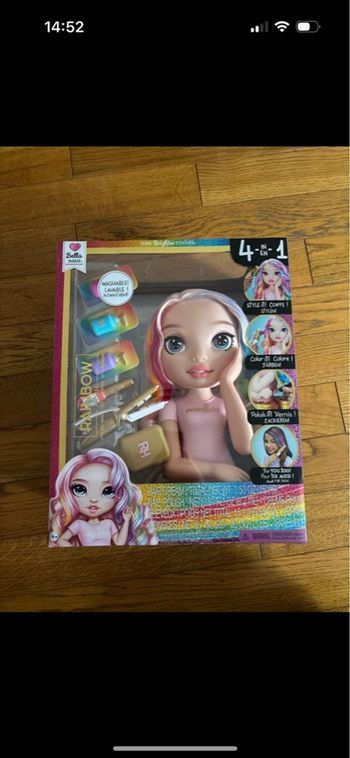 Tête à coiffer Bella Parker Rainbow High.