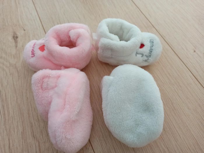 Lot chaussons fille 0-3 mois ou 0-6 mois - photo numéro 4