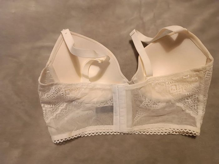 Soutien gorge blanc - photo numéro 3