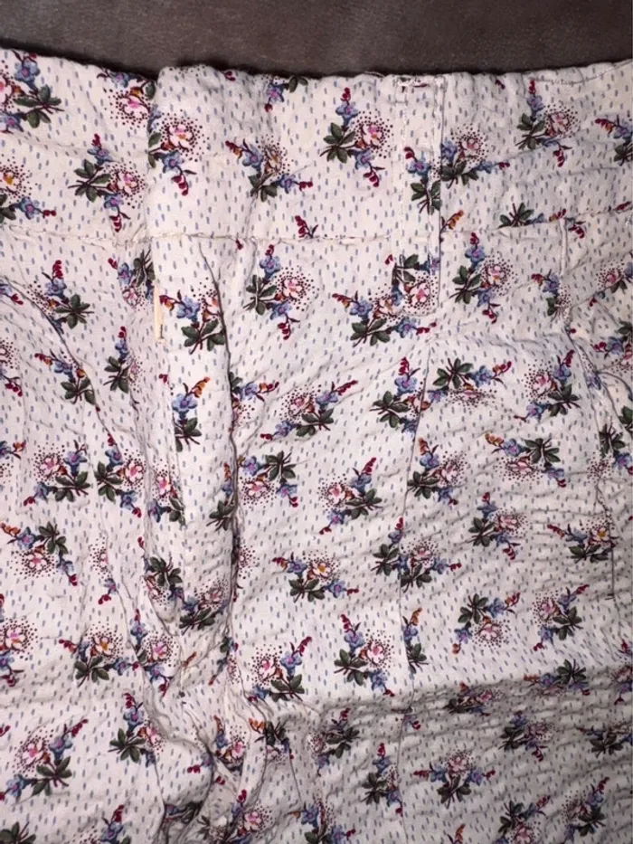 Pantalon fille Zara taille 6 ans fleuri en très bon état. - photo numéro 5