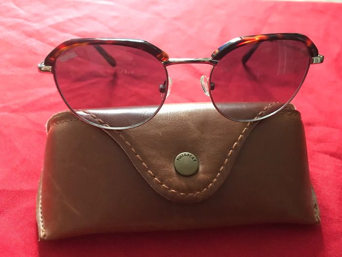 Lunette de Soleil marque Unofficial - photo numéro 9