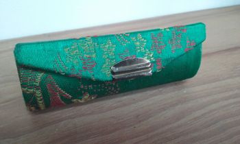 Porte rouge à lèvres avec miroir fermeture à pression