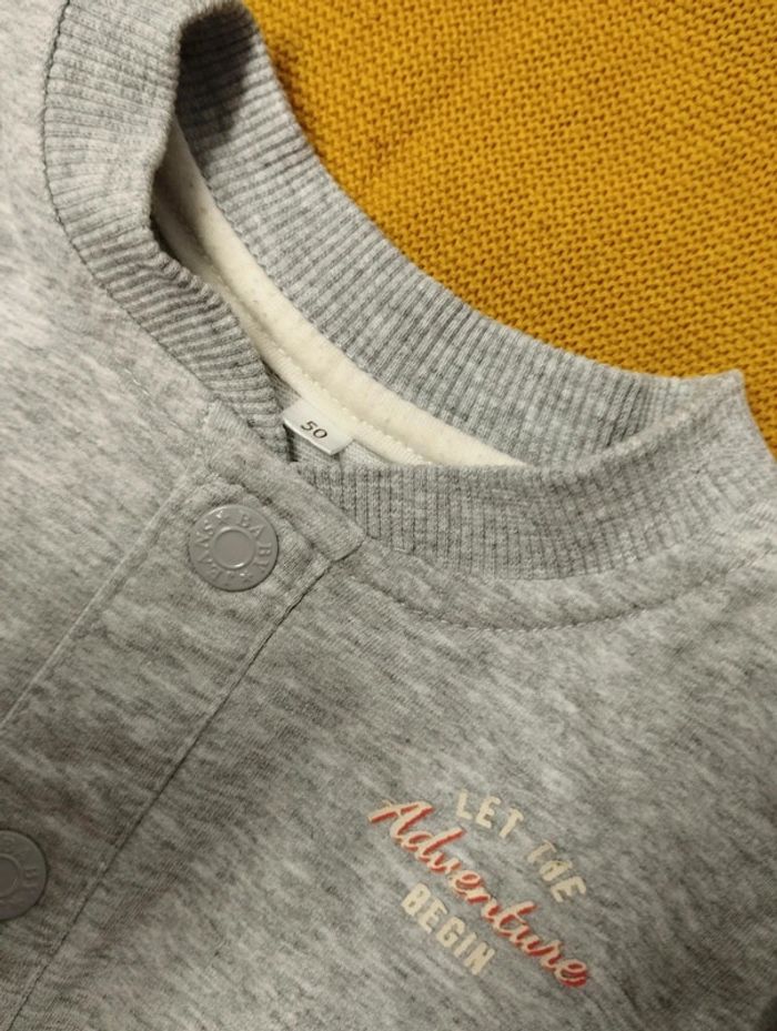 Lot de deux sweat et pull naissance/ 1 mois - photo numéro 2