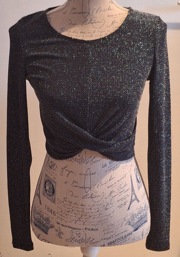 Top court noir et brillant idéal en soirée