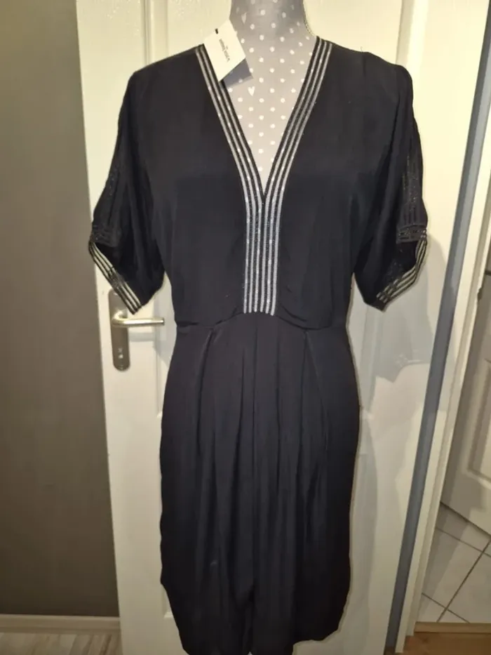 Robe la petite française neuve