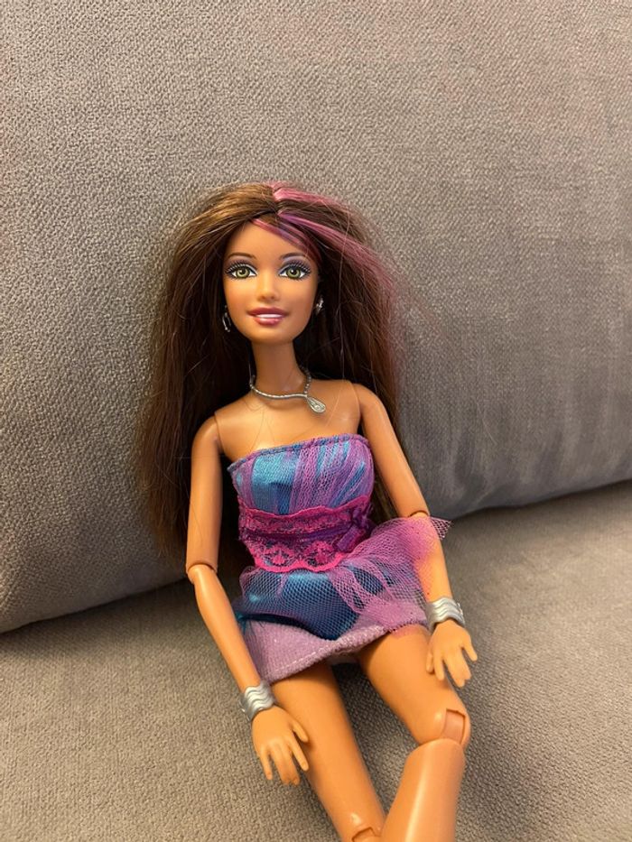 poupée Barbie élégante - photo numéro 5