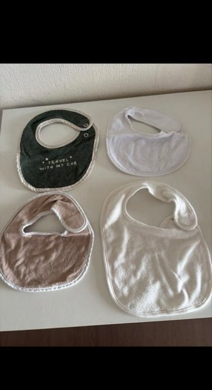 16 Bavoirs bébé neuf - photo numéro 3