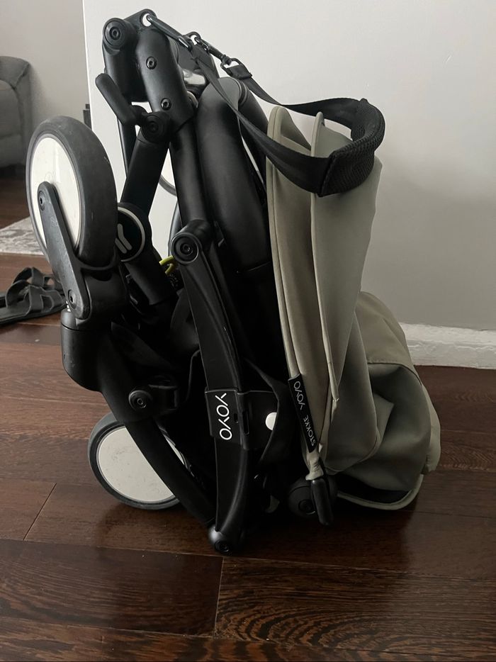 Poussette Stokke YOYO + cosy Besafe - photo numéro 4