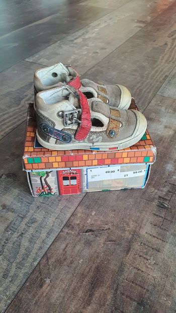👦  chaussures bellamy Taille 21 en bon état
