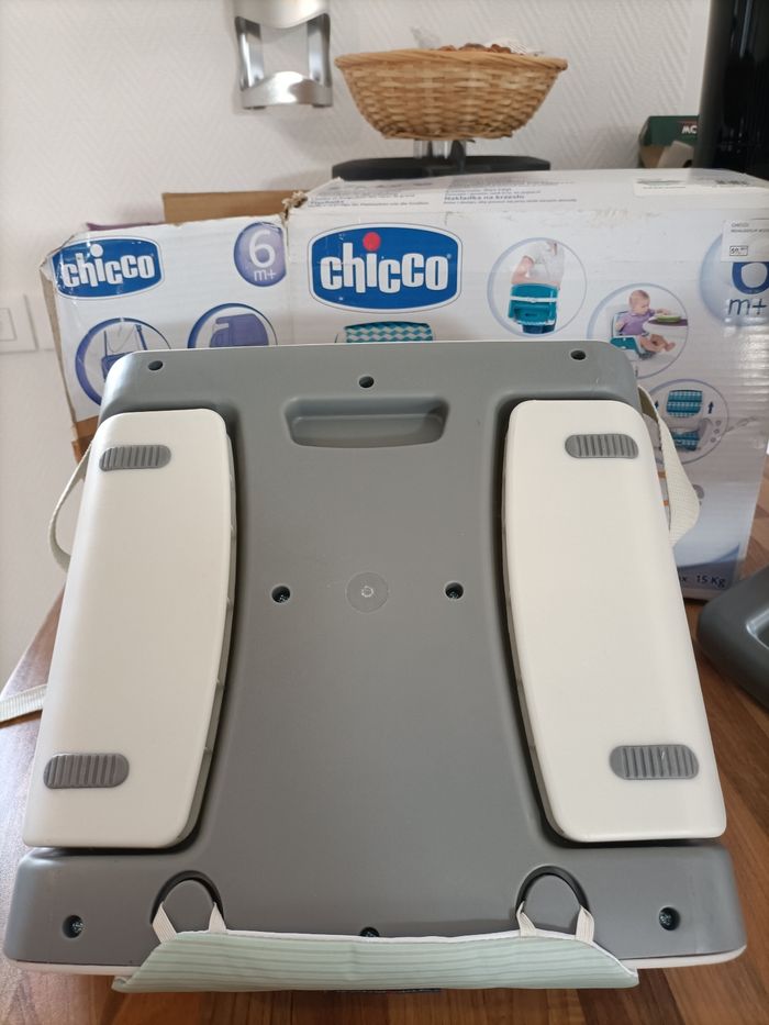 Siège réhausseur transportable et réglable "mode" gris blanc éléphant Chicco - photo numéro 9