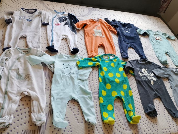 Lot de 10 pyjamas 6 mois garçon - photo numéro 2