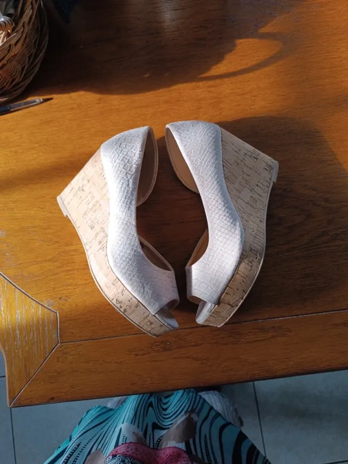 Chaussures compensées H&M 37 - photo numéro 3