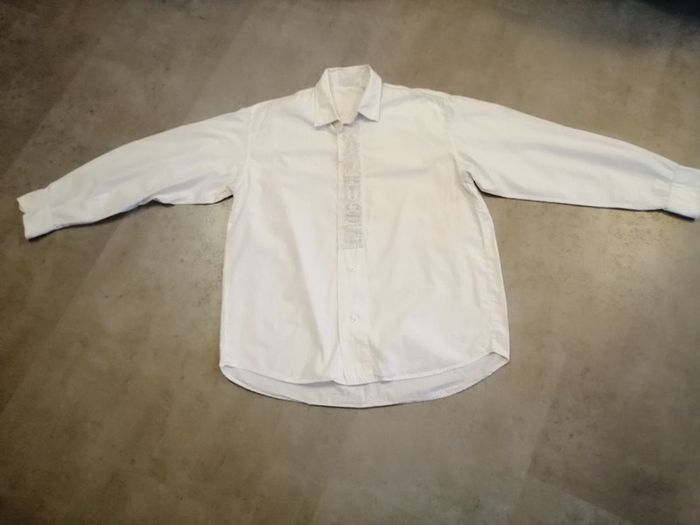 Chemisier blanc avec broderies Taille M Benetton