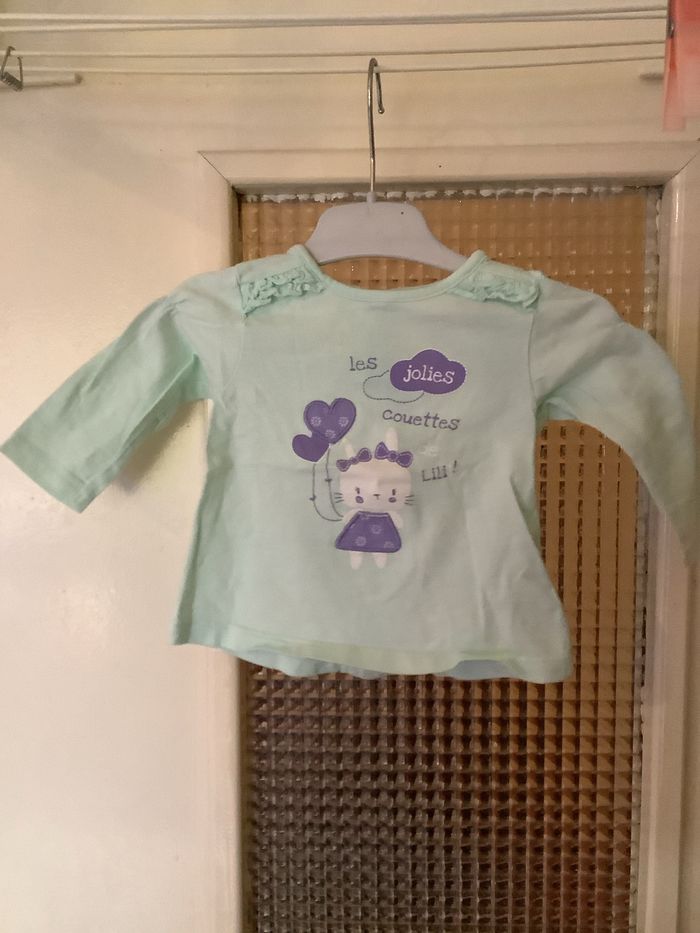 t-shirt bleu manches longues Kimbaloo taille 6 mois