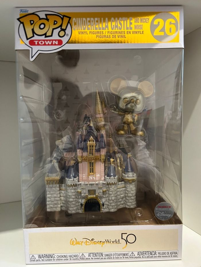 Funko Pop Disney – Cinderella Castle and Mickey Mouse Or (#26)