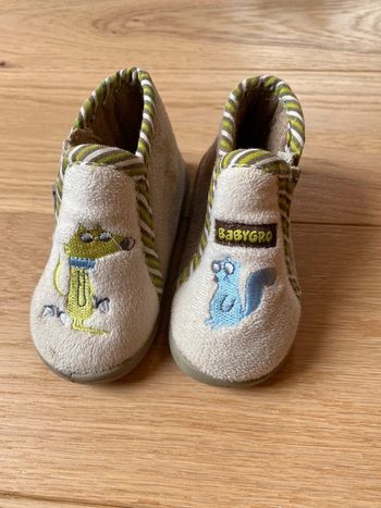 Chaussons babygro 20
